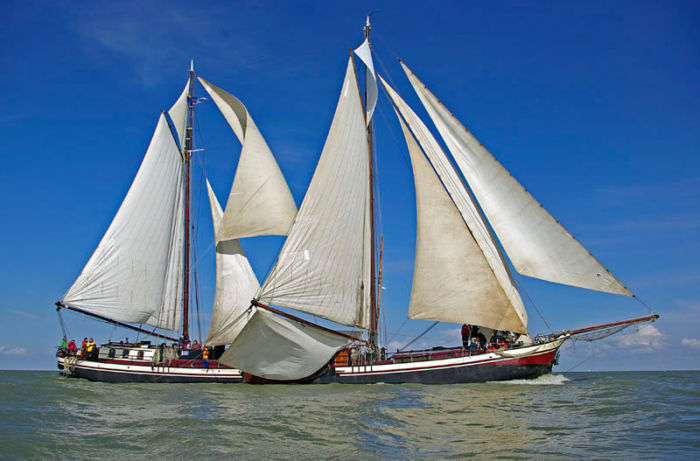 The two-mast clipper under sail